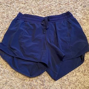Lulu lemon hotty hot short midnight Navy size 8 Regular